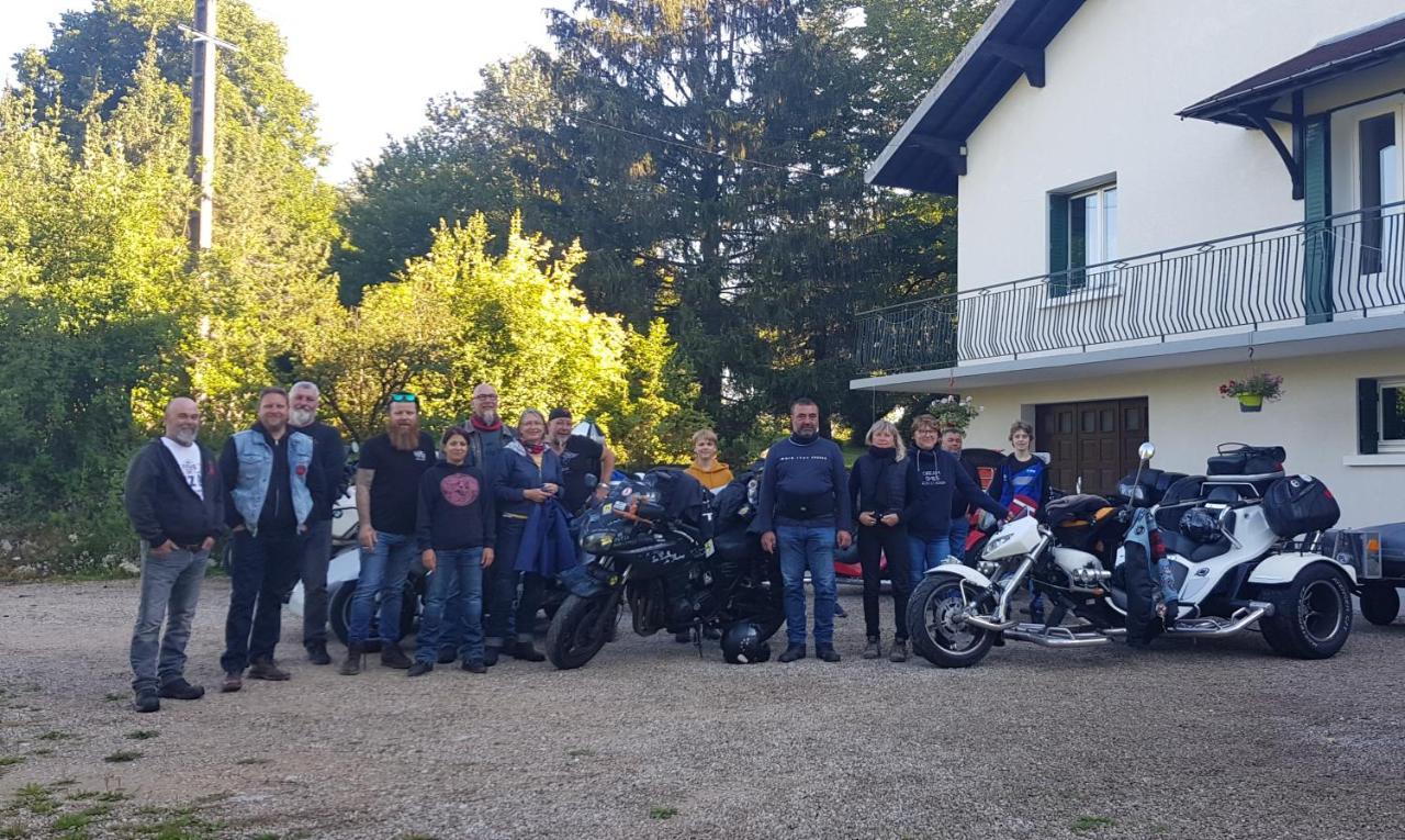 Gite Grande Capacite Au Calme Circuit Cascades Du Herisson Bonlieu Luaran gambar